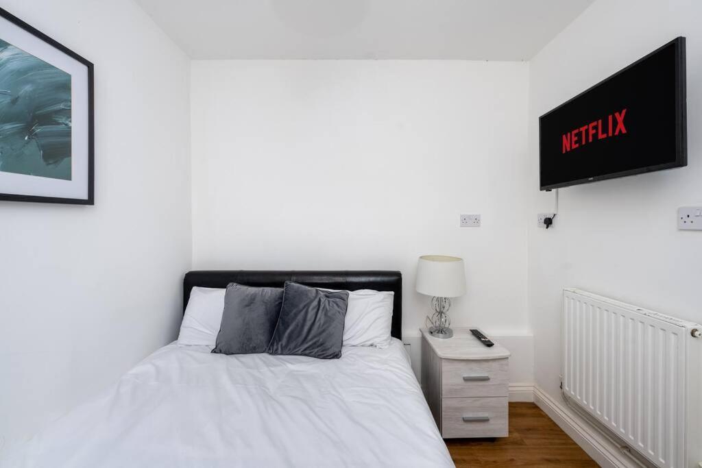 Apartment Neath Road - Flat 1 *