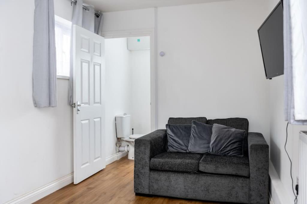 Apartment Neath Road - Flat 1